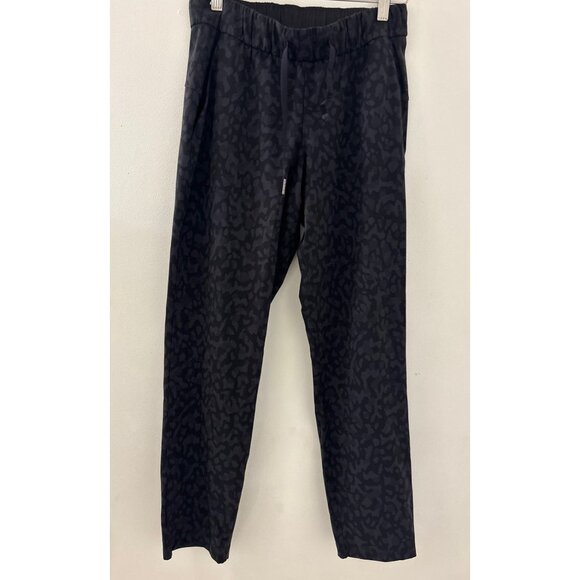 Lululemon Gray and Black Cheetah Print On The Fly Womens Pants size 4 Athleisure - Picture 1 of 6